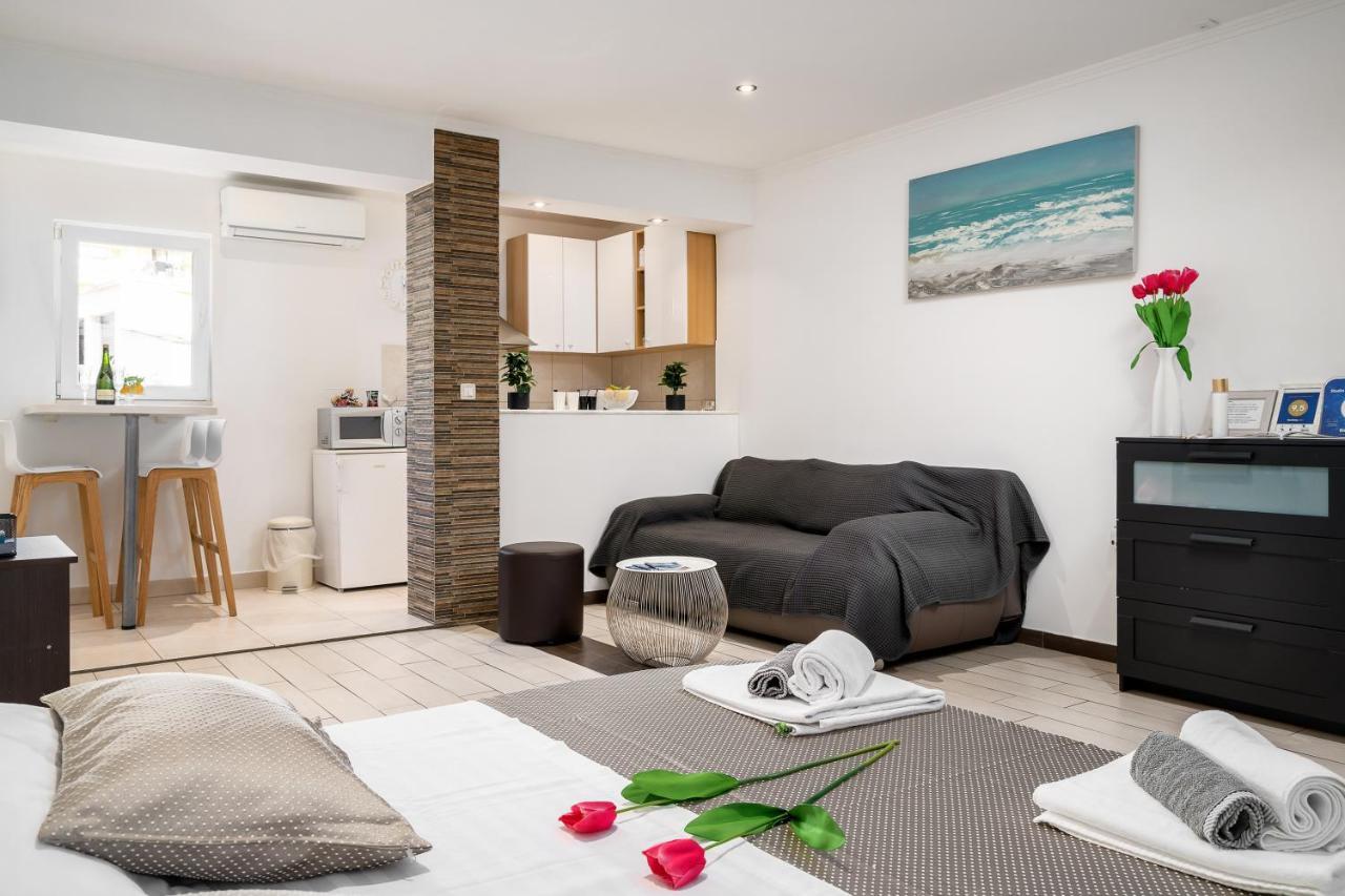 Studio Apartment La Luna Split Eksteriør billede