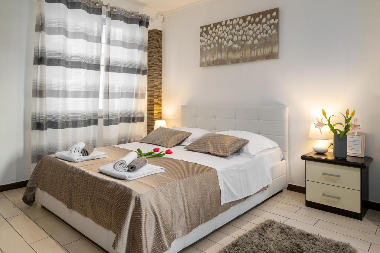 Studio Apartment La Luna Split Eksteriør billede